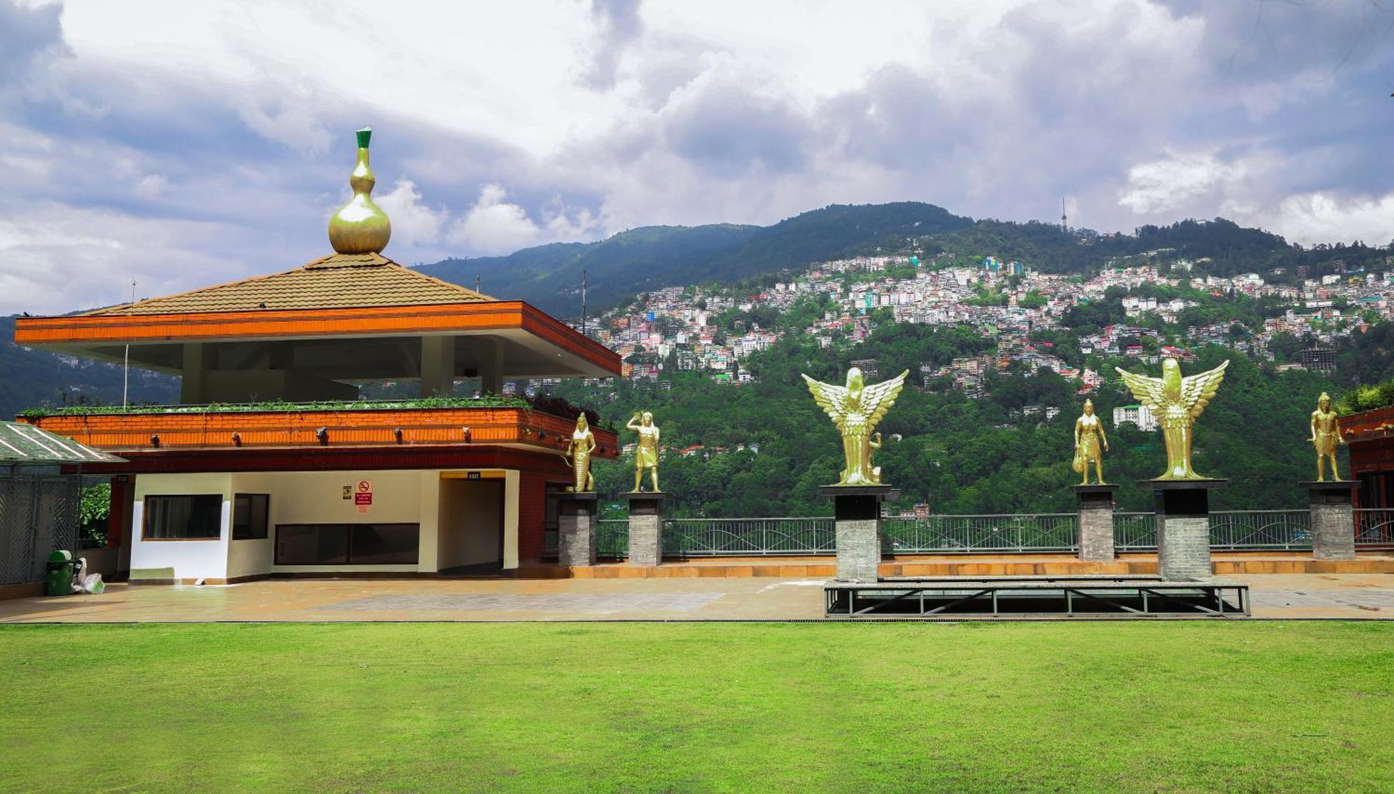 Oro Montana Hotels And Resort Gangtok Exterior photo