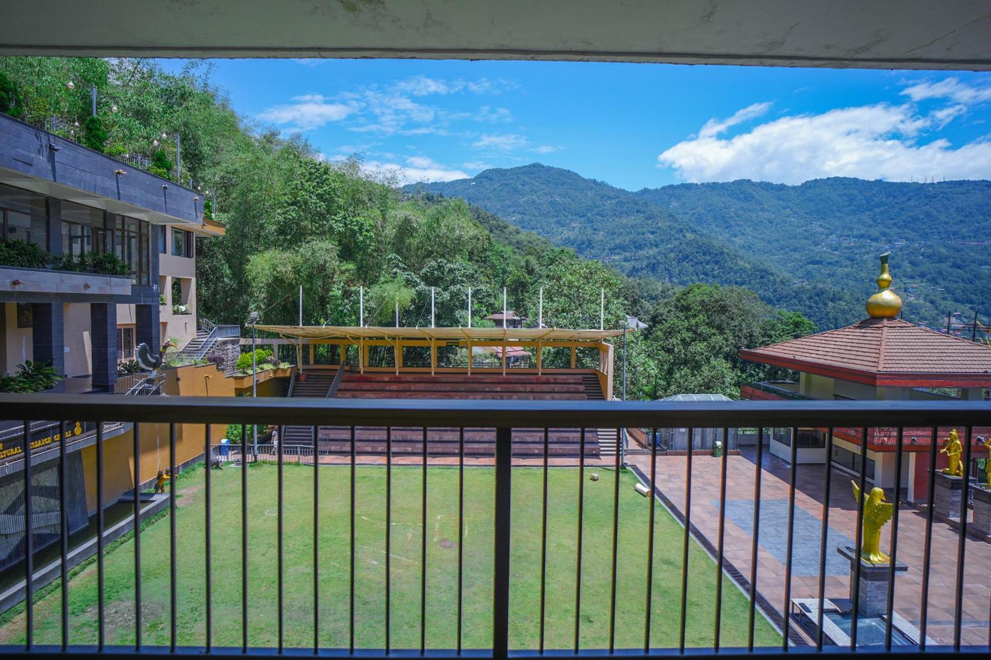 Oro Montana Hotels And Resort Gangtok Exterior photo